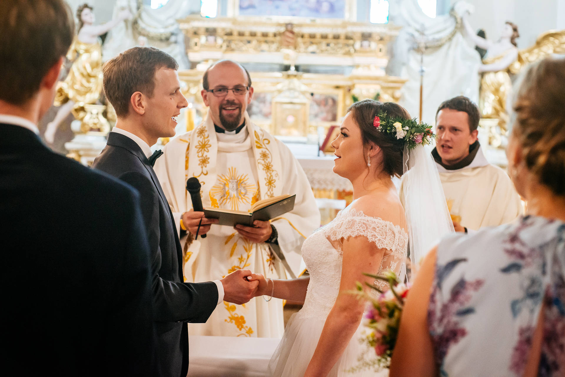Ślub kościelny (konkordatowy) w Tucholi, na styku Kaszub i Borów Tucholskich - fot. Nitychoruk